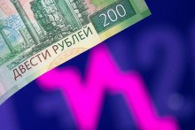 Rastúce výbery hotovosti zhoršujú ruským bankám likviditu. FOTO: Reuters