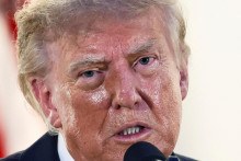 Donald Trump 2. septembra vystúpil počas večere s kongresmanmi v Ružovej záhrade Bieleho domu. FOTO: Reuters